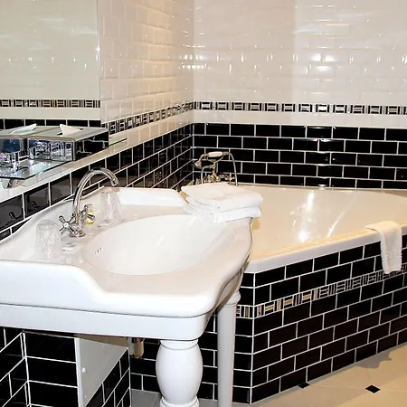 Hotel Rabelais 2*